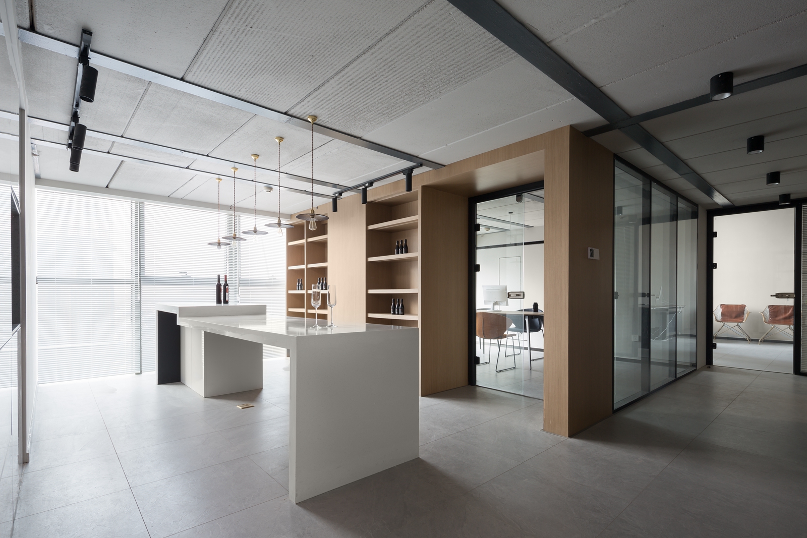 徐匯區(qū)辦公室裝修高挑復(fù)式設(shè)計(jì)-第3張圖片-上海古都建筑設(shè)計(jì)集團(tuán) 徐匯區(qū)辦公室裝修高挑復(fù)式設(shè)計(jì)-第3張圖片-上海古都建筑設(shè)計(jì)集團(tuán)