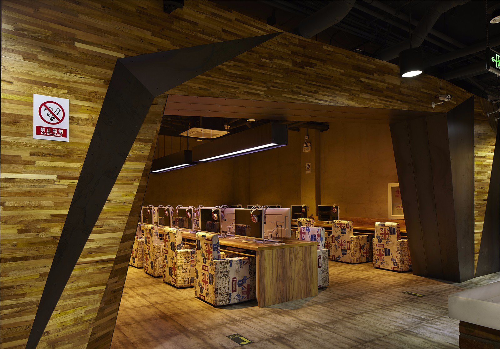 浦東新區工業風網吧裝修設計-第3張圖片-上海古都建筑設計集團 浦東新區工業風網吧裝修設計-第3張圖片-上海古都建筑設計集團