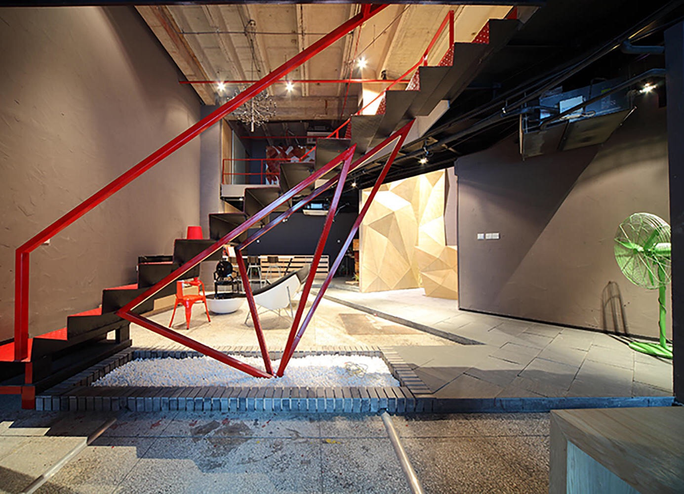 現代loft混搭風格辦公室裝修設計-第6張圖片-上海古都建筑設計集團 現代loft混搭風格辦公室裝修設計-第6張圖片-上海古都建筑設計集團