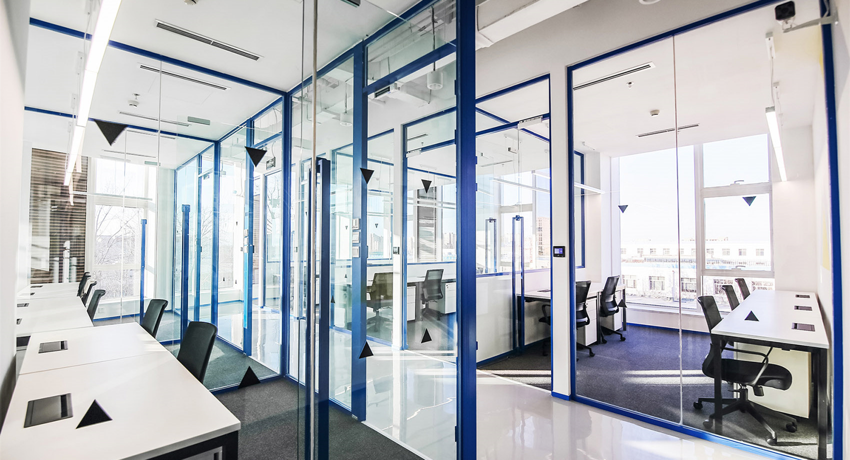 時(shí)尚簡(jiǎn)約公共辦公空間裝修設(shè)計(jì)-第3張圖片-上海古都建筑設(shè)計(jì)集團(tuán) 時(shí)尚簡(jiǎn)約公共辦公空間裝修設(shè)計(jì)-第3張圖片-上海古都建筑設(shè)計(jì)集團(tuán)