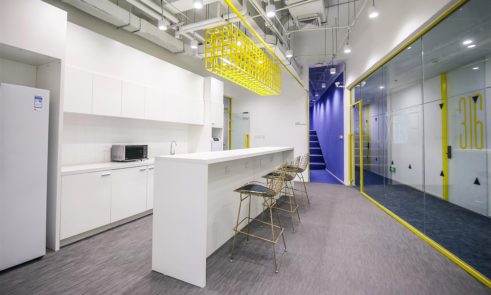 工業(yè)建筑風(fēng)格辦公室裝修設(shè)計-第2張圖片-上海古都建筑設(shè)計集團(tuán) 工業(yè)建筑風(fēng)格辦公室裝修設(shè)計-第2張圖片-上海古都建筑設(shè)計集團(tuán)